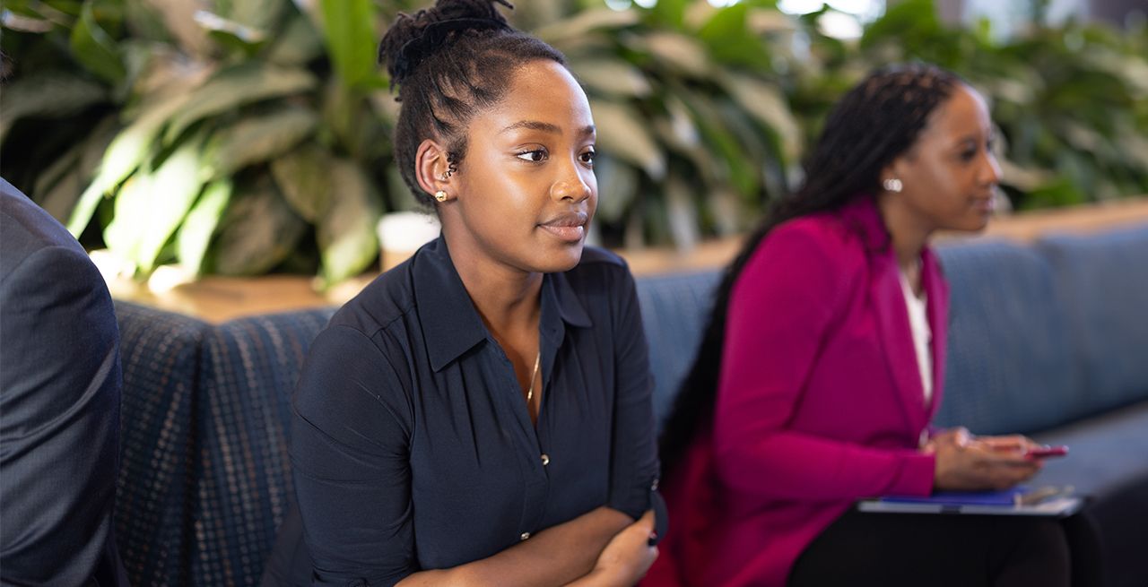 Spectrum Scholar chats with her mentor during the 2023 Scholars Summit 