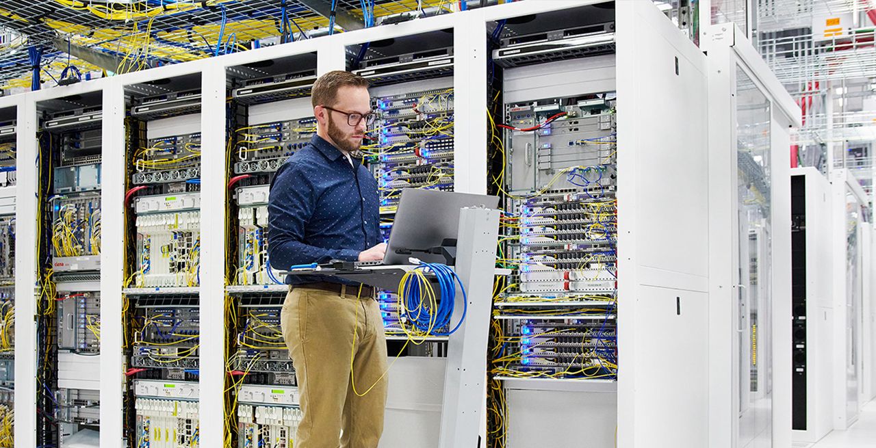 Network engineer working in a Charter data center
